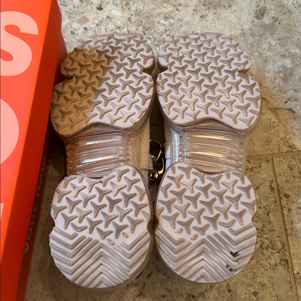 Mesh Sneakers - Picture 4 of 4